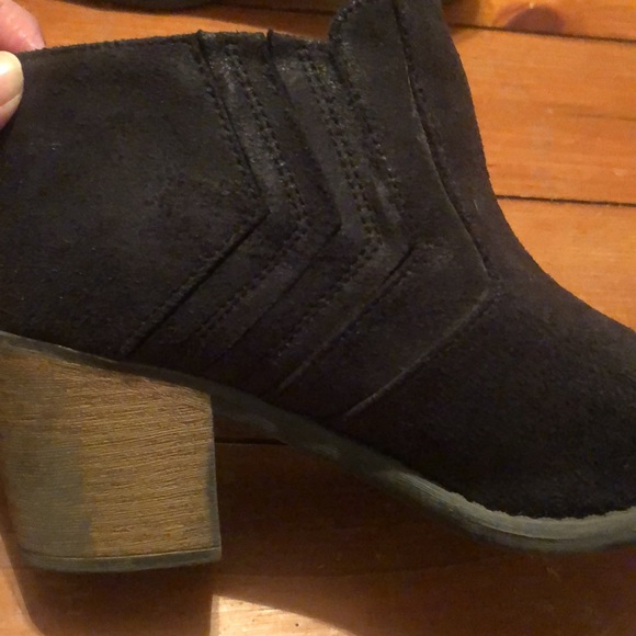 Qupid booties - Picture 3 of 3